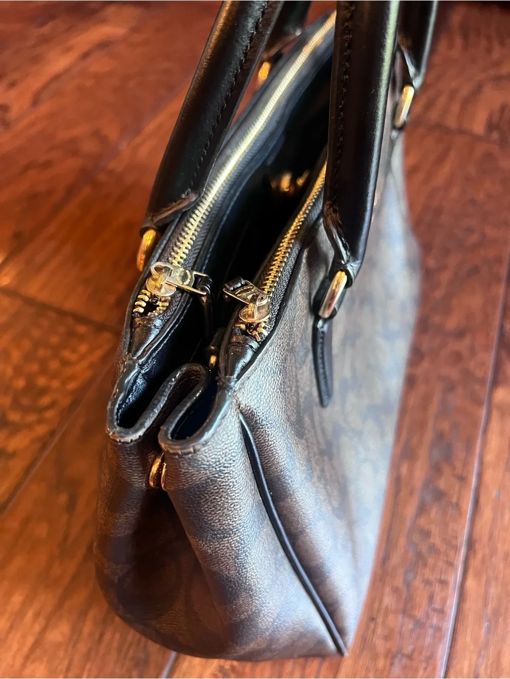Coach Surrey Carryall Signature Satchel F67026